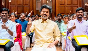 முதல்வர் விஜய் 69 வேளாண் பணியாளர்களுக்கு நியமன ஆணை வழங்கினார்